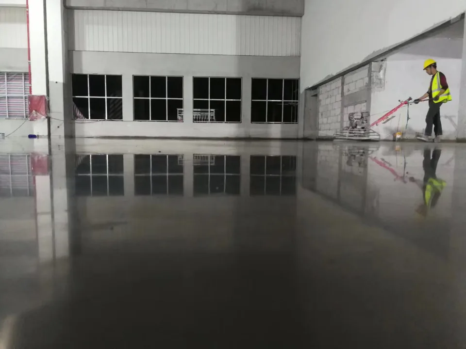 厂房车间破旧水泥地面翻新